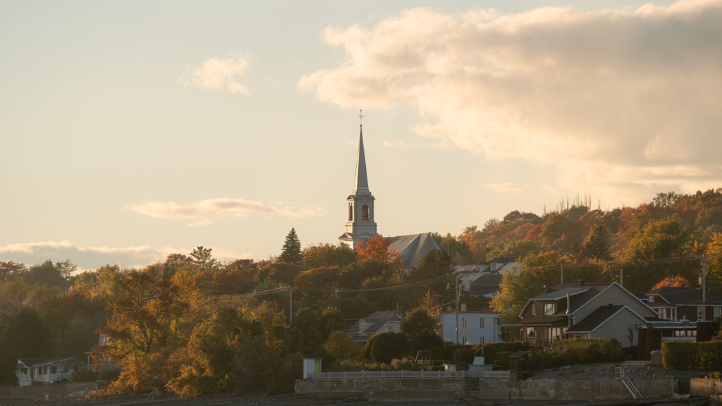 Picturesque view of Neuville, Quebec during sunset
